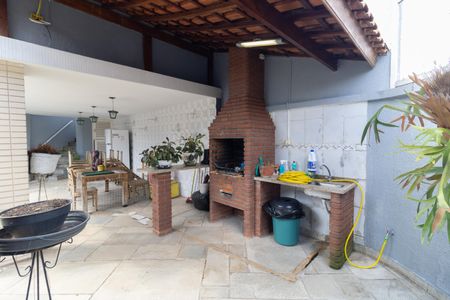 Casa à venda com 308m², 3 quartos e 6 vagasQuintal - Churrasqueira