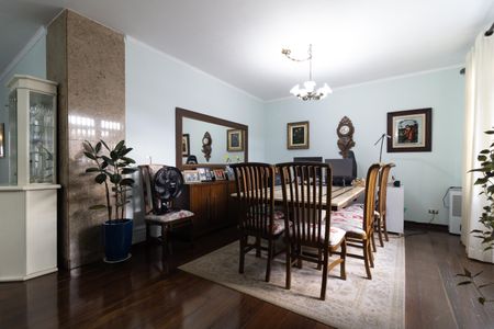 Casa à venda com 308m², 3 quartos e 6 vagasSala