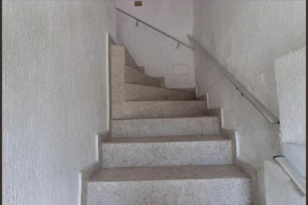 Casa à venda com 140m², 4 quartos e 2 vagas Casa à venda com 140m², 4 quartos e 2 vagasSala