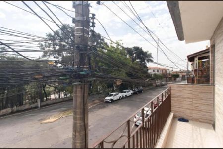 Casa à venda com 140m², 4 quartos e 2 vagas Casa à venda com 140m², 4 quartos e 2 vagasÁrea externa