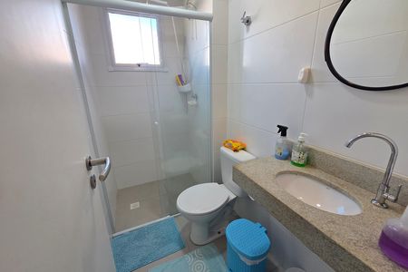 Banheiro social de apartamento para alugar com 1 quarto, 56m² em Aviação, Praia Grande