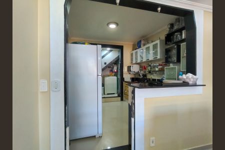 Casa à venda com 200m², 4 quartos e 1 vagaCozinha e Área de Serviço