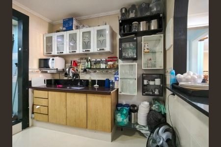 Casa à venda com 200m², 4 quartos e 1 vagaCozinha e Área de Serviço