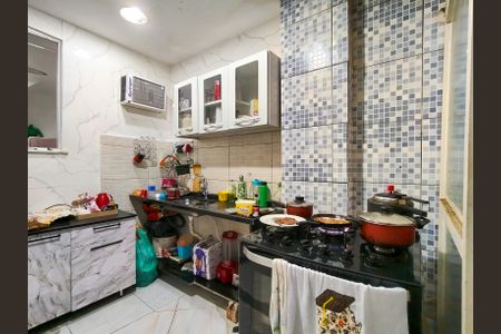 Casa à venda com 200m², 4 quartos e 1 vagaCozinha e Área de Serviço