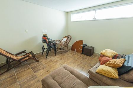 Casa para alugar com 355m², 5 quartos e 6 vagassala de tv