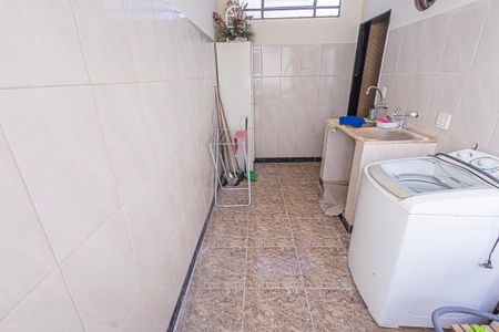 Casa para alugar com 355m², 5 quartos e 6 vagasarea de serviço