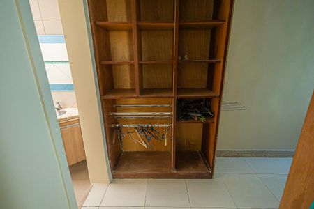 Casa para alugar com 355m², 5 quartos e 6 vagascloset