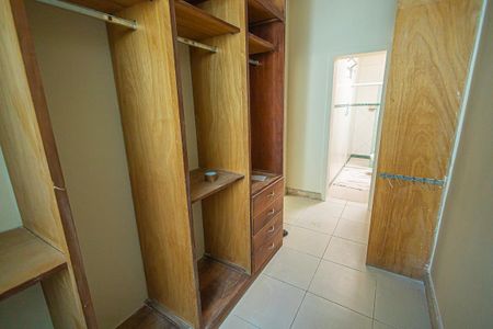 Casa para alugar com 355m², 5 quartos e 6 vagascloset
