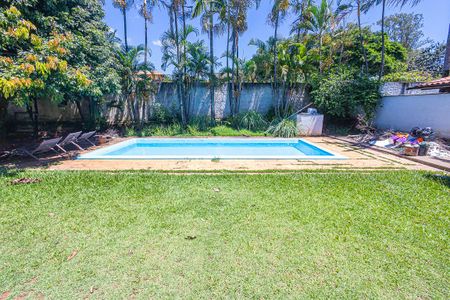 Casa para alugar com 355m², 5 quartos e 6 vagasquintal / piscina / garagem