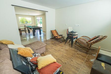 Casa para alugar com 355m², 5 quartos e 6 vagassala de tv
