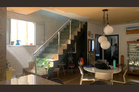 Apartamento à venda com 101m², 2 quartos e 1 vagaSala