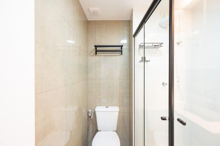 Studio à venda com 28m², 1 quarto e sem vaga Studio à venda com 28m², 1 quarto e sem vagaBanheiro Social