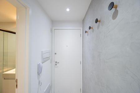 Studio à venda com 28m², 1 quarto e sem vaga Studio à venda com 28m², 1 quarto e sem vagaEntrada