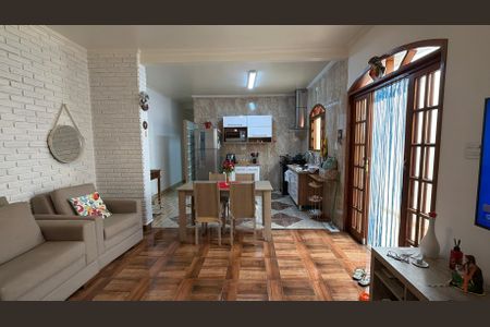 Casa à venda com 3 quartos, 137m² em Belém, São Paulo