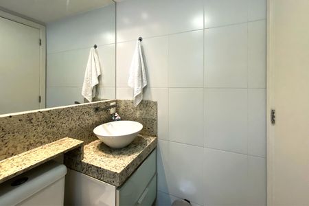 Apartamento à venda com 170m², 4 quartos e 3 vagas Apartamento à venda com 170m², 4 quartos e 3 vagasBanheiro