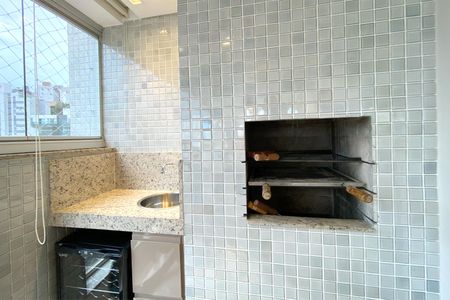 Apartamento à venda com 170m², 4 quartos e 3 vagas Apartamento à venda com 170m², 4 quartos e 3 vagasChurrasqueira