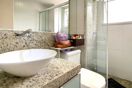 Apartamento à venda com 170m², 4 quartos e 3 vagas Apartamento à venda com 170m², 4 quartos e 3 vagasBanheiro da Suíte 2