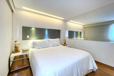 Apartamento à venda com 170m², 4 quartos e 3 vagas Apartamento à venda com 170m², 4 quartos e 3 vagasSuite 1