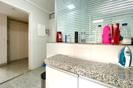 Apartamento à venda com 170m², 4 quartos e 3 vagas Apartamento à venda com 170m², 4 quartos e 3 vagasÁrea de Serviço