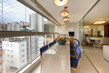 Apartamento à venda com 170m², 4 quartos e 3 vagas Apartamento à venda com 170m², 4 quartos e 3 vagasVaranda da Sala