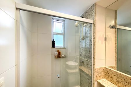 Apartamento à venda com 170m², 4 quartos e 3 vagas Apartamento à venda com 170m², 4 quartos e 3 vagasBanheiro