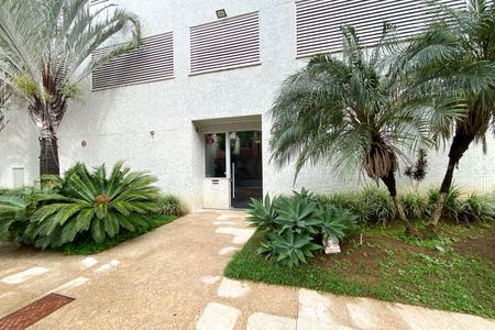 Apartamento à venda com 170m², 4 quartos e 3 vagas Apartamento à venda com 170m², 4 quartos e 3 vagasFachada