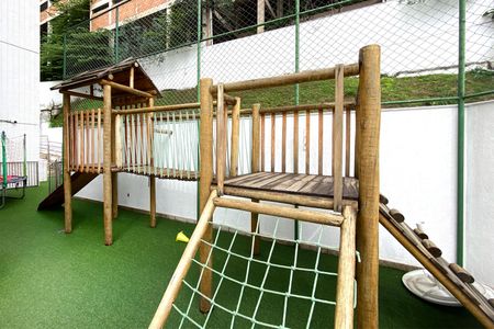 Apartamento à venda com 170m², 4 quartos e 3 vagas Apartamento à venda com 170m², 4 quartos e 3 vagasÁrea comum