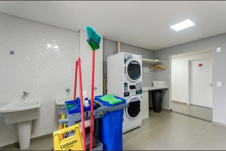 Apartamento para alugar com 28m², 2 quartos e sem vaga Apartamento para alugar com 28m², 2 quartos e sem vagaLavanderia