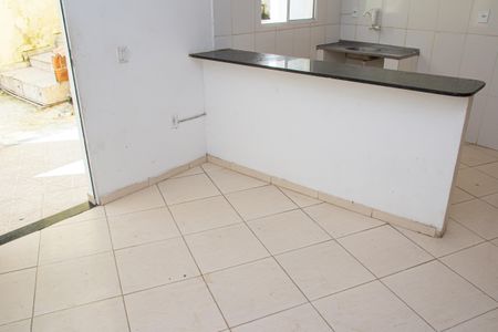 Casa para alugar com 70m², 2 quartos e sem vaga Casa para alugar com 70m², 2 quartos e sem vagaSala