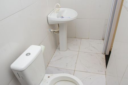 Casa para alugar com 70m², 2 quartos e sem vaga Casa para alugar com 70m², 2 quartos e sem vagaBanheiro