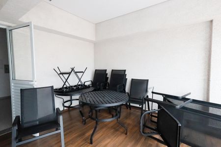 Apartamento à venda com 43m², 2 quartos e 1 vaga Apartamento à venda com 43m², 2 quartos e 1 vagaÁrea comum - Piscina