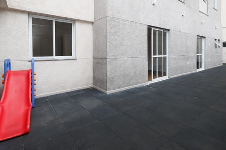 Apartamento à venda com 43m², 2 quartos e 1 vaga Apartamento à venda com 43m², 2 quartos e 1 vagaÁrea comum - Playground