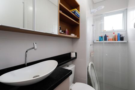 Apartamento à venda com 43m², 2 quartos e 1 vaga Apartamento à venda com 43m², 2 quartos e 1 vagaBanheiro