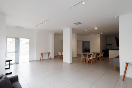 Apartamento à venda com 43m², 2 quartos e 1 vaga Apartamento à venda com 43m², 2 quartos e 1 vagaÁrea comum - Salão de festas