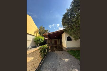 Casa para alugar com 360m², 3 quartos e 4 vagasQuintal