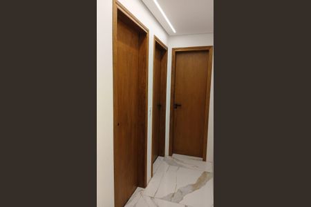Corredor de apartamento para alugar com 2 quartos, 65m² em Mirandópolis, São Paulo