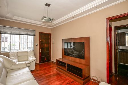 Casa à venda com 100m², 3 quartos e 2 vagasSala