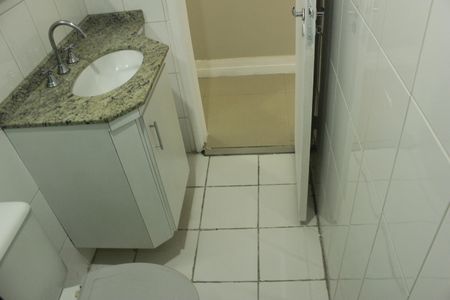 Apartamento para alugar com 75m², 3 quartos e 2 vagasBanheiro social 