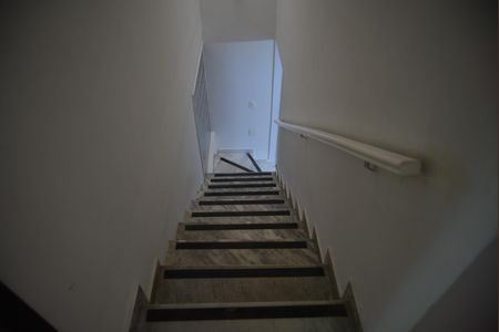 Casa para alugar com 225m², 3 quartos e 2 vagasEscada