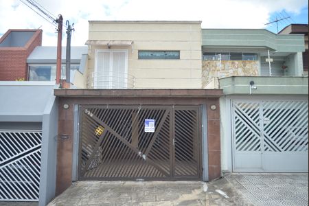 Casa para alugar com 225m², 3 quartos e 2 vagasFachada