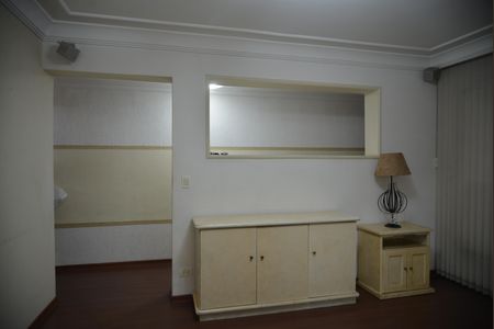 Casa para alugar com 225m², 3 quartos e 2 vagasSala