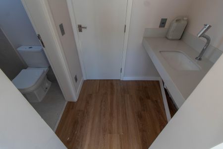 Casa de condomínio à venda com 224m², 3 quartos e 2 vagasBANHEIRO DA SUITE 1