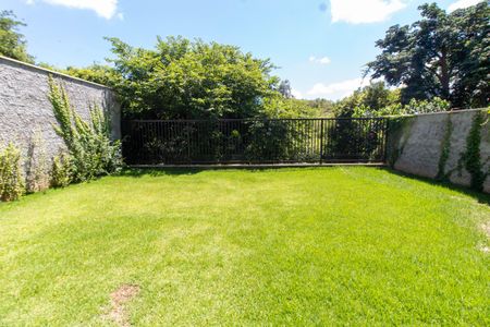 Casa de condomínio à venda com 224m², 3 quartos e 2 vagasÁREA EXTERNA FUNDOS