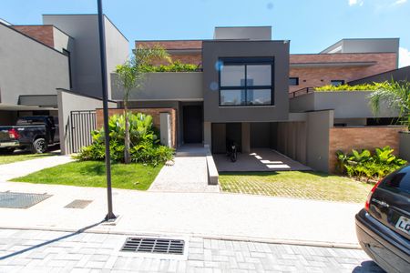 Casa de condomínio à venda com 224m², 3 quartos e 2 vagasÁREA EXTERNA FACHADA
