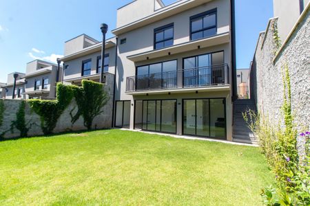 Casa de condomínio à venda com 224m², 3 quartos e 2 vagasÁREA EXTERNA FACHDA