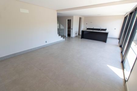 SALA de casa de condomínio à venda com 3 quartos, 224m² em Parque das Araucárias, Campinas