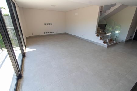 Casa de condomínio à venda com 224m², 3 quartos e 2 vagasSALA