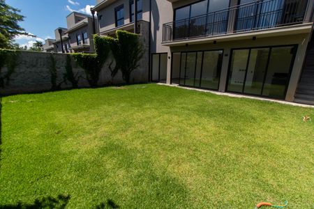 Casa de condomínio à venda com 224m², 3 quartos e 2 vagasÁREA EXTERNA FUNDOS