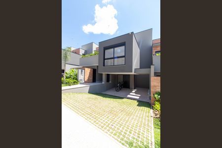 Casa de condomínio à venda com 224m², 3 quartos e 2 vagasÁREA EXTERNA FACHADA/GARAGEM