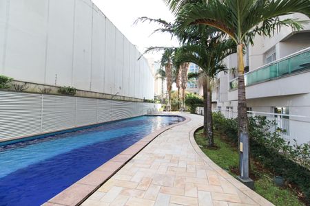 Apartamento à venda com 73m², 2 quartos e 2 vagas Apartamento à venda com 73m², 2 quartos e 2 vagasÁrea comum - Piscina